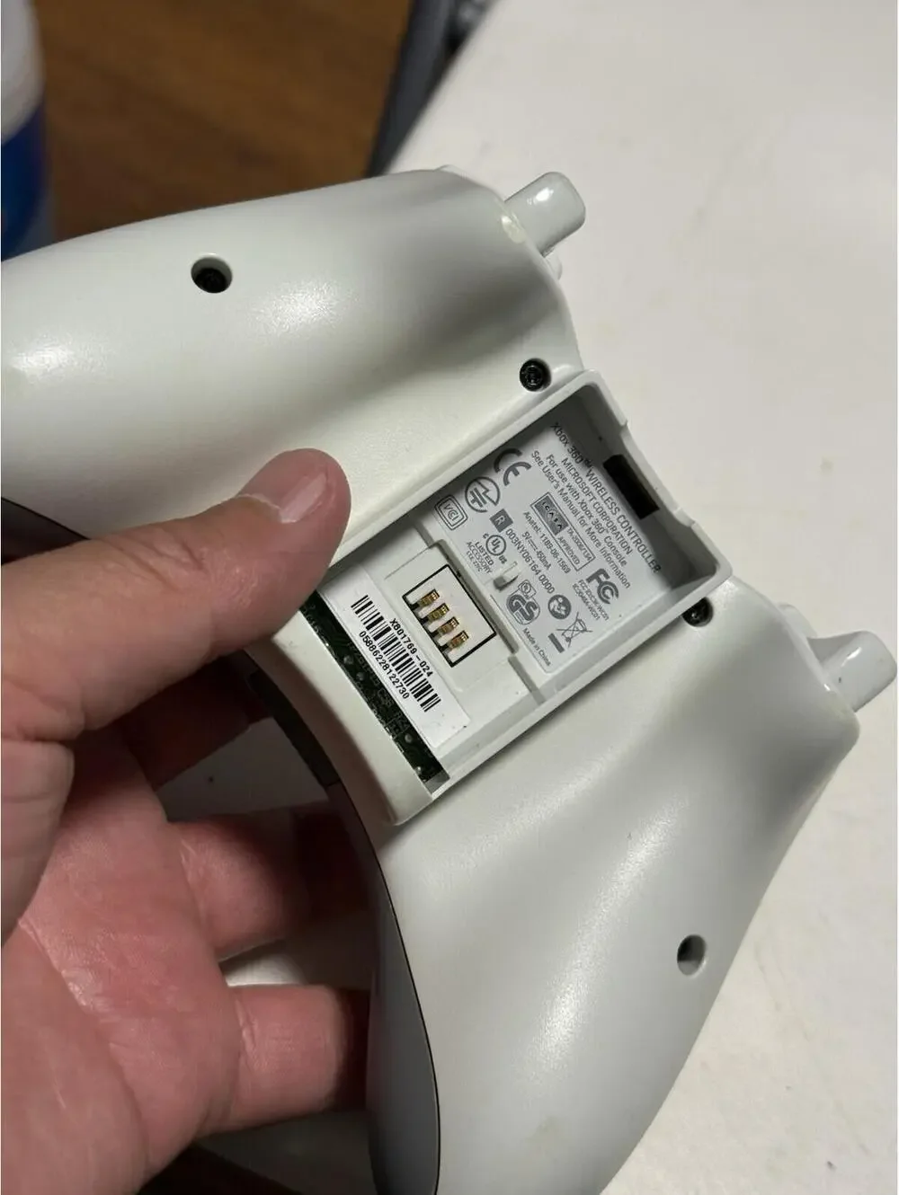 Official OEM Microsoft Xbox 360 White Controller Not Working Lot Of 2